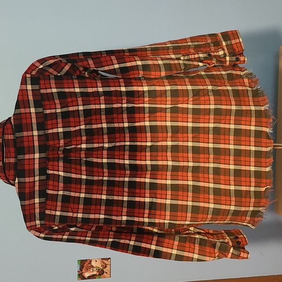 Men's Shirt - Picture 2 of 7